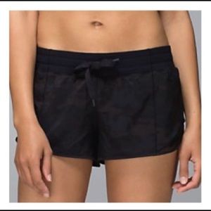 Lululemon Blk Camo Run Shorts - 4